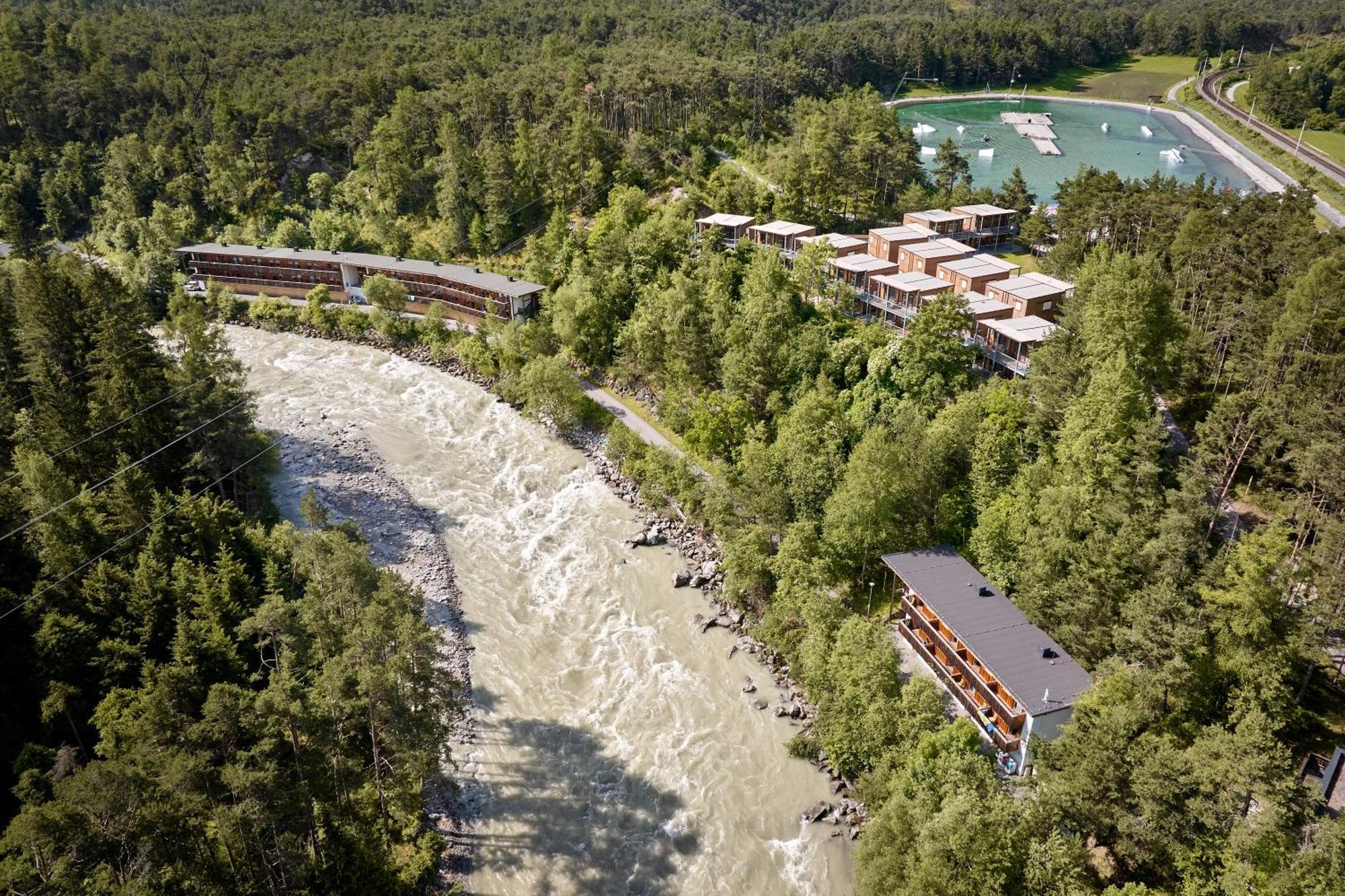 Hotel Area 47 - Tirol Ötztal-Bahnhof Esterno foto